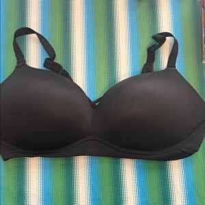 Black wireless torrid bra. 46D